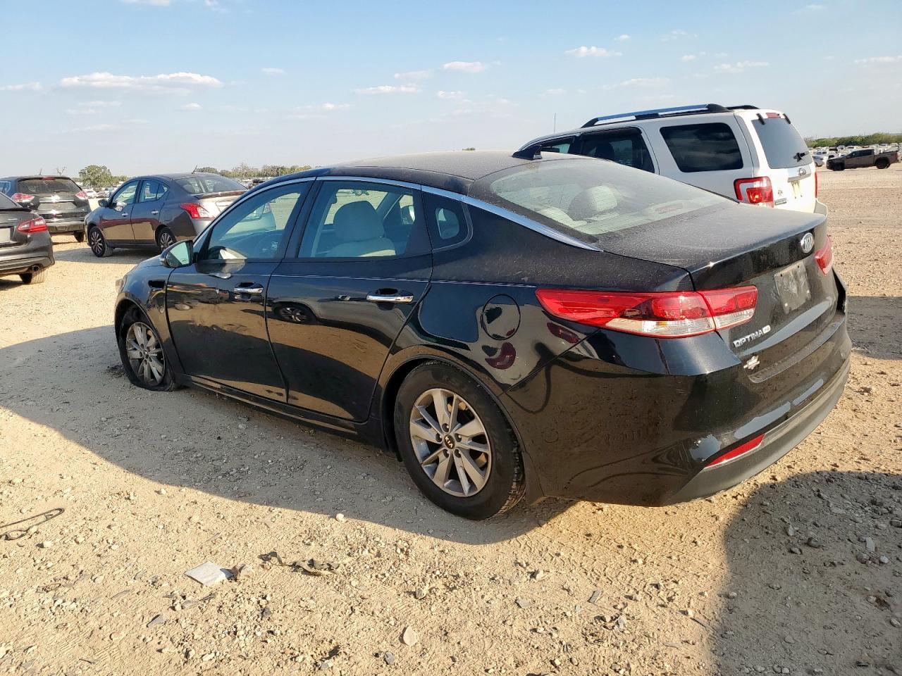 2017 Kia Optima - zdjęcie 2