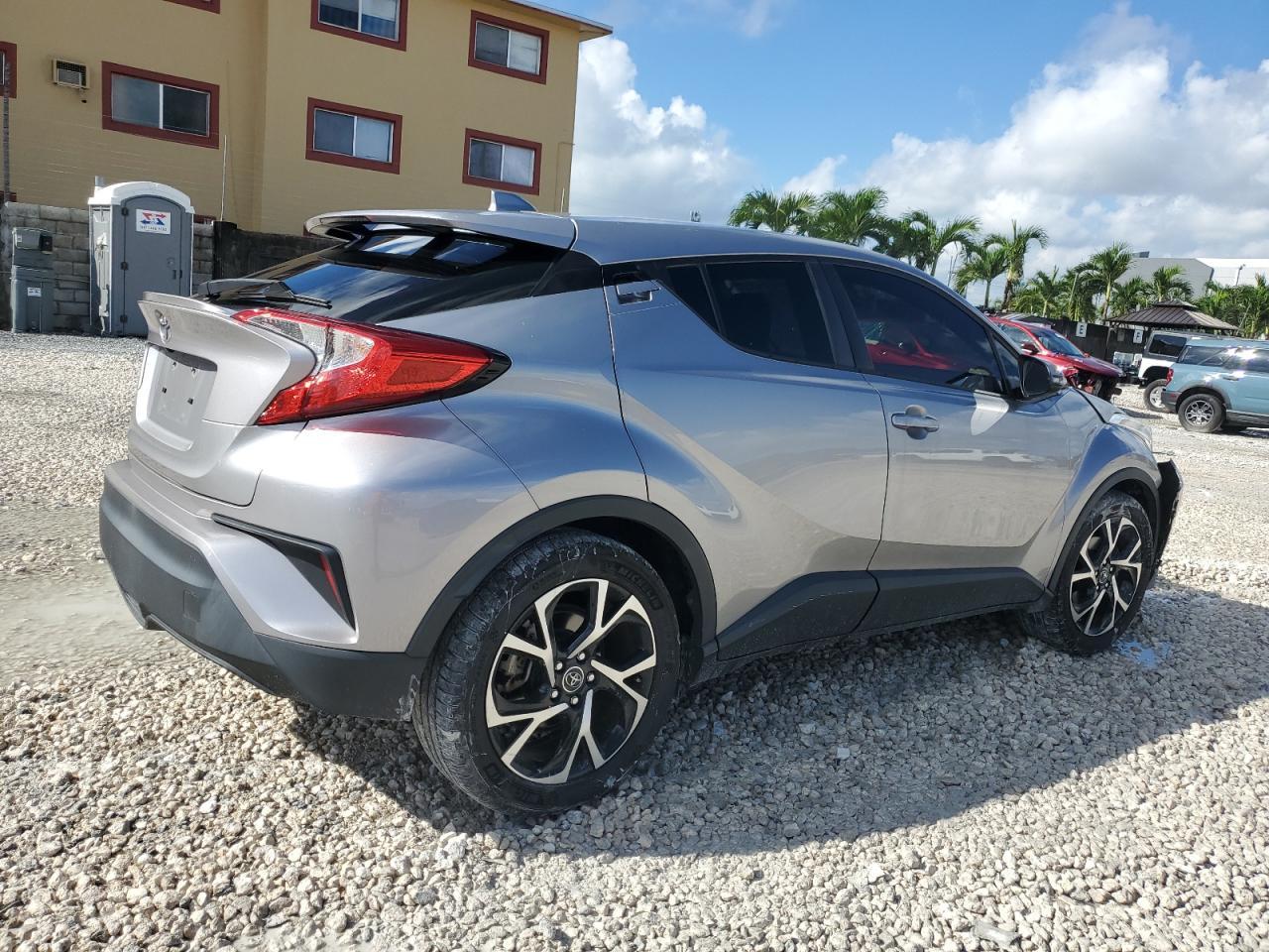 2019 Toyota C-Hr Xle - zdjęcie 3