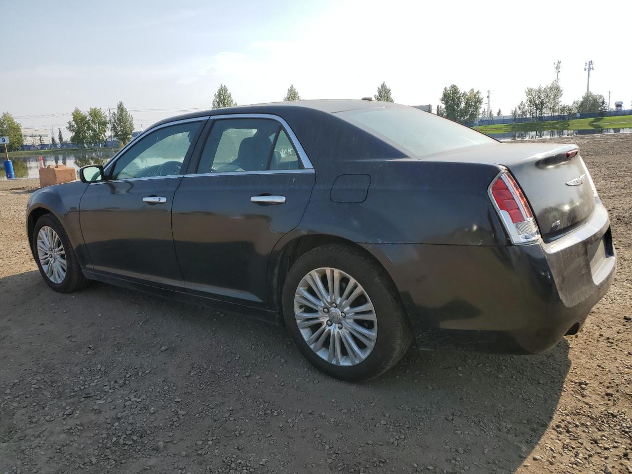 2013 Chrysler 300C Luxury - zdjęcie 2
