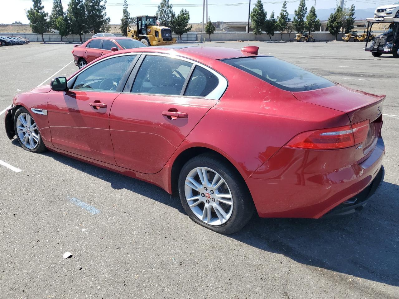 2018 Jaguar Xe Premium - zdjęcie 2