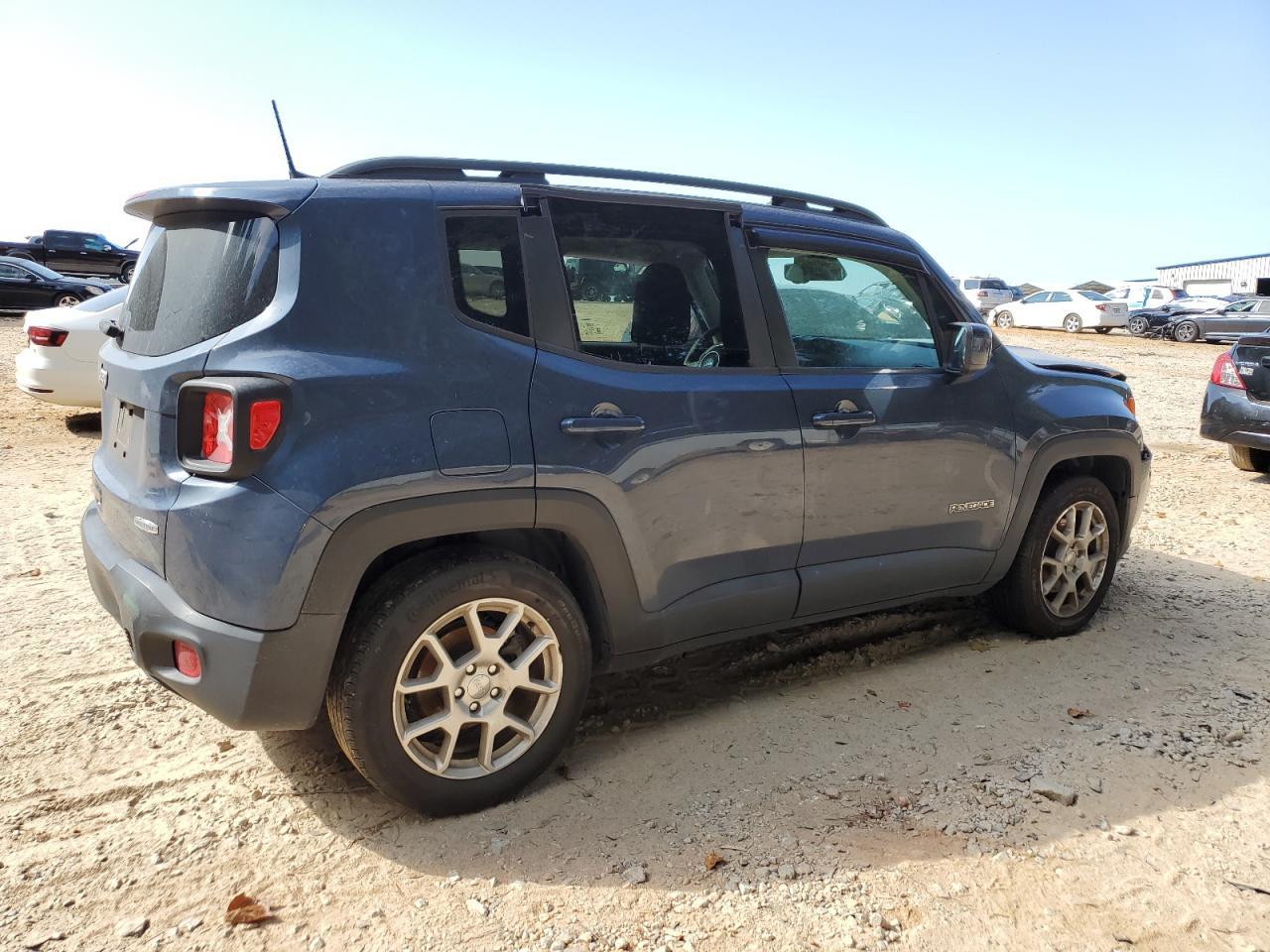 2020 Jeep Renegade Latitude - zdjęcie 3