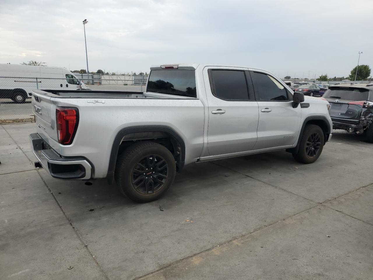 2022 GMC Sierra - zdjęcie 3