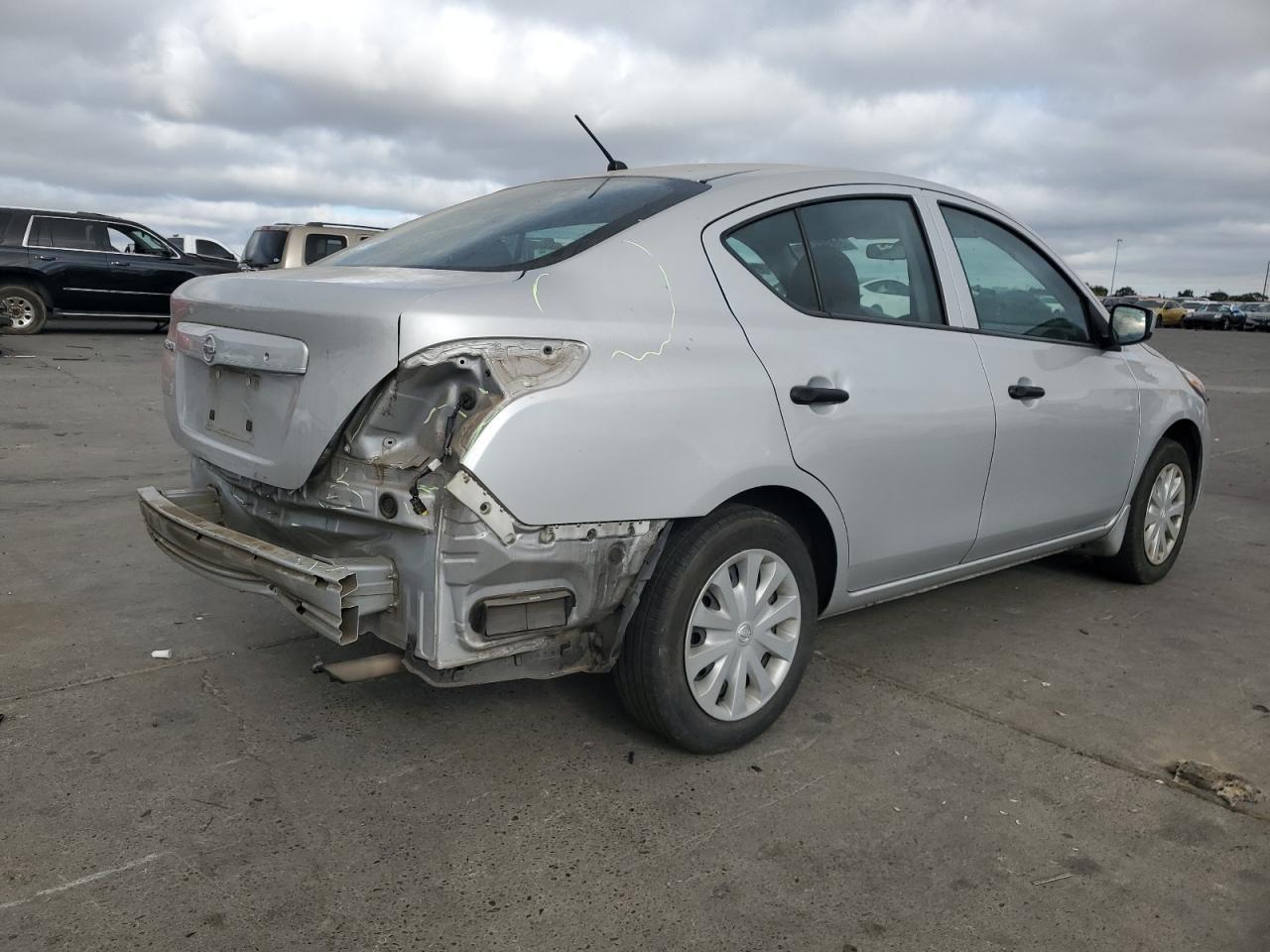 2017 Nissan Versa - zdjęcie 3