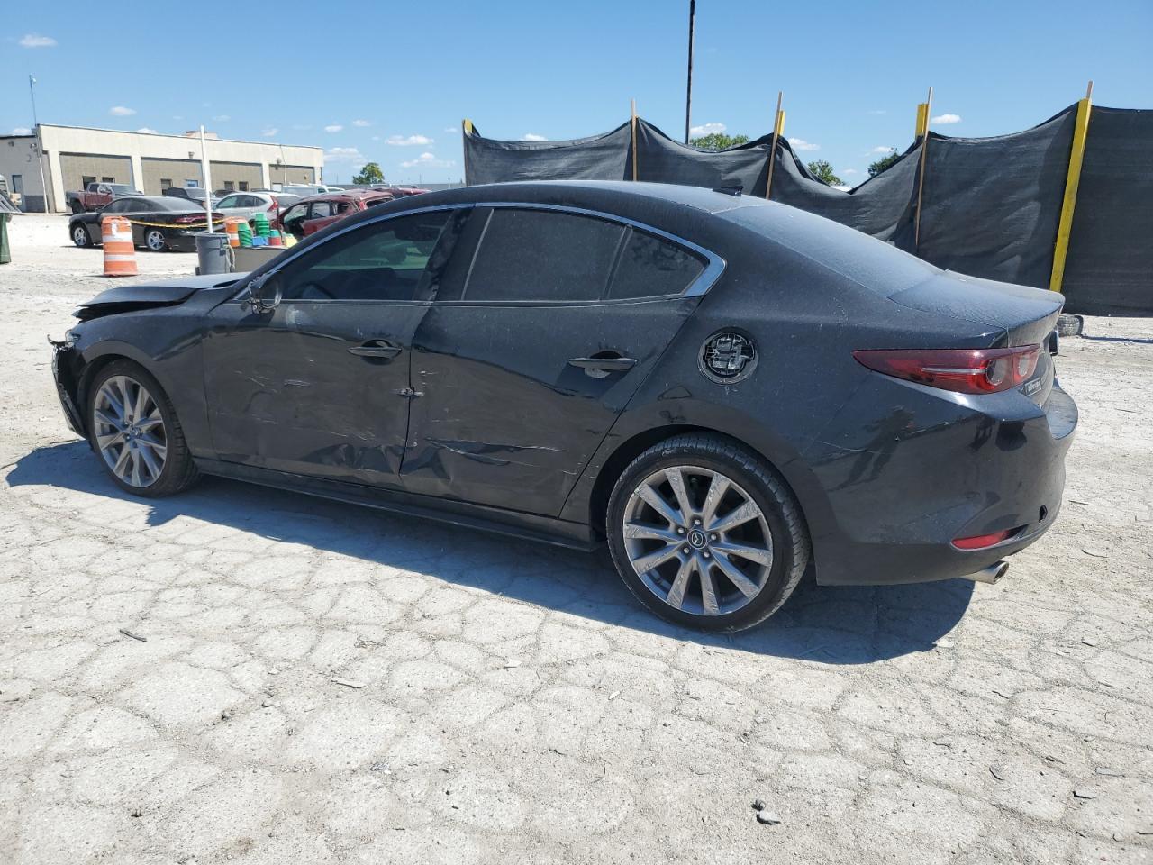 2019 Mazda 3 Premium - zdjęcie 2