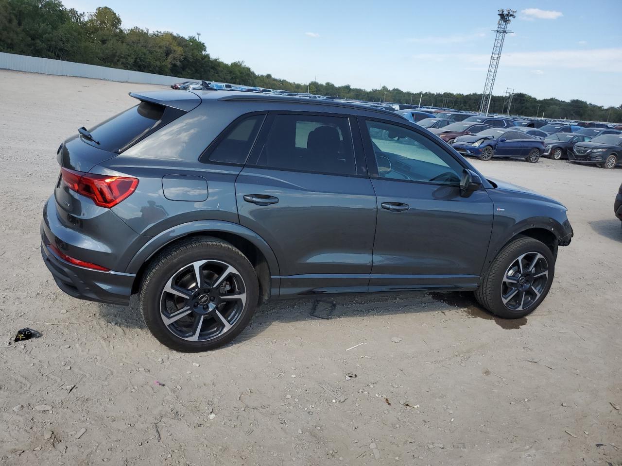 2025 Audi Q3 Premium Plus S Line 45 - zdjęcie 3