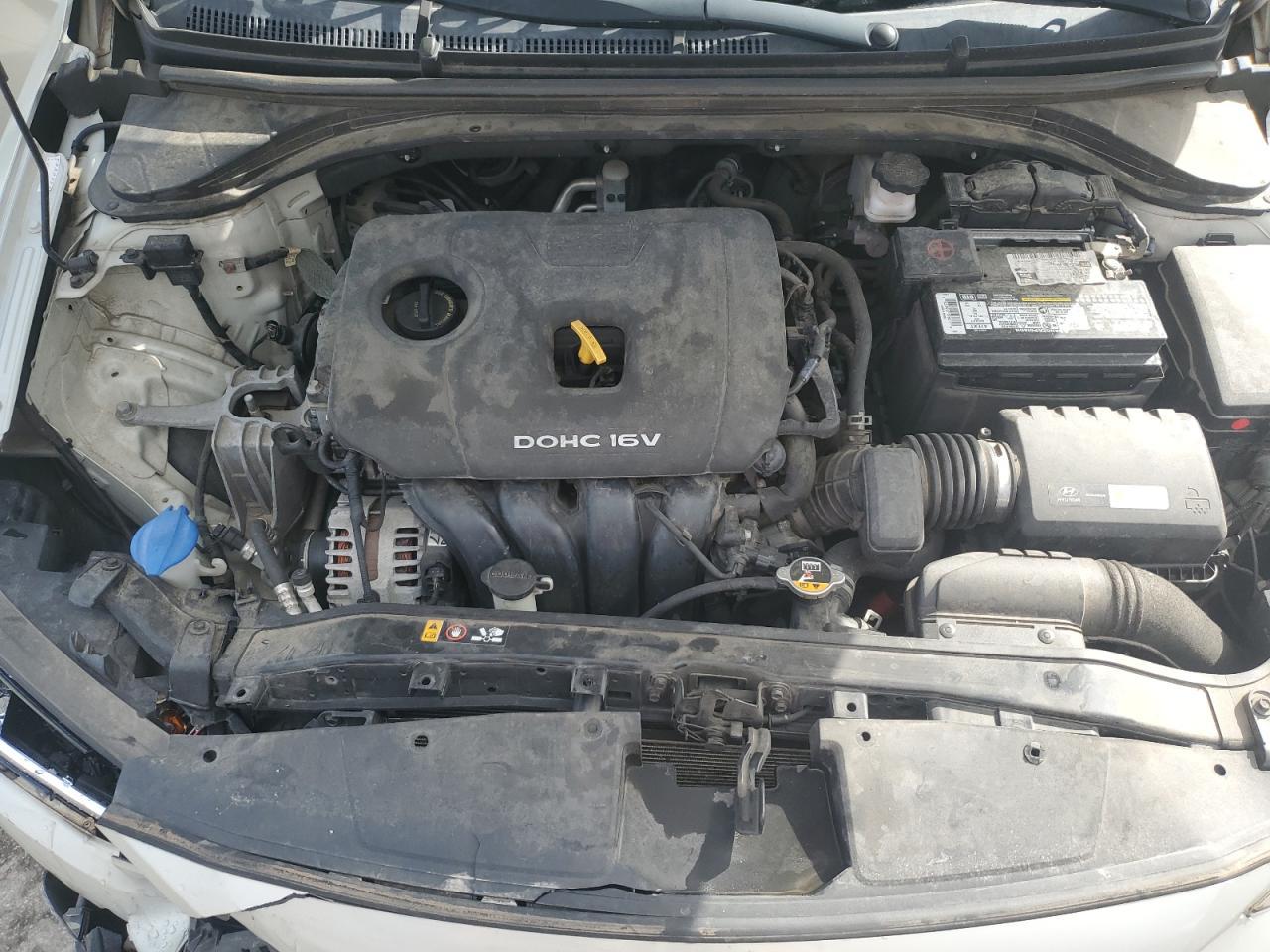 2017 Hyundai Elantra - zdjęcie 11
