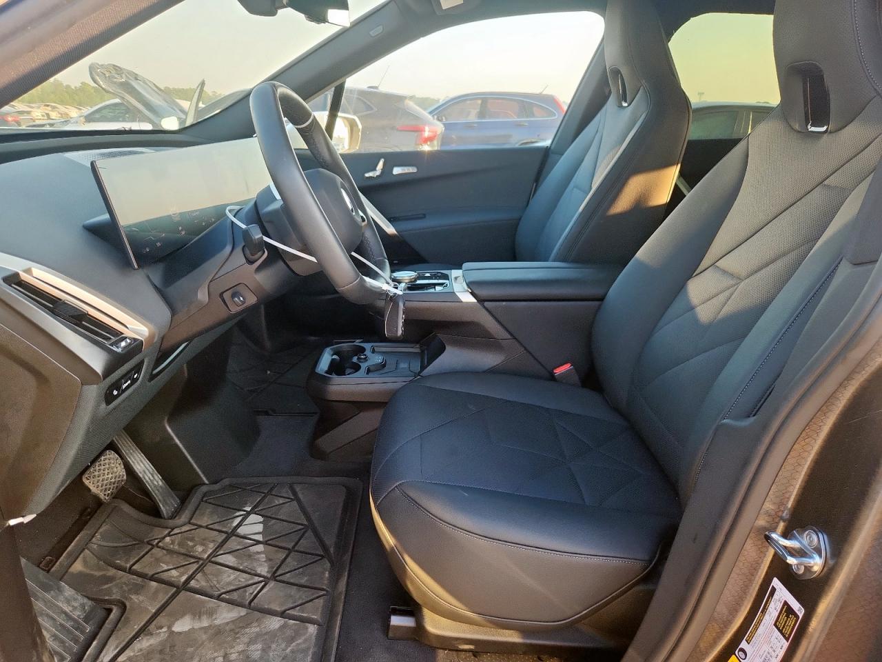 2025 BMW Ix xDrive50 - zdjęcie 7