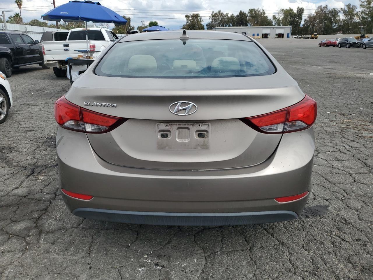 2014 Hyundai Elantra - zdjęcie 6