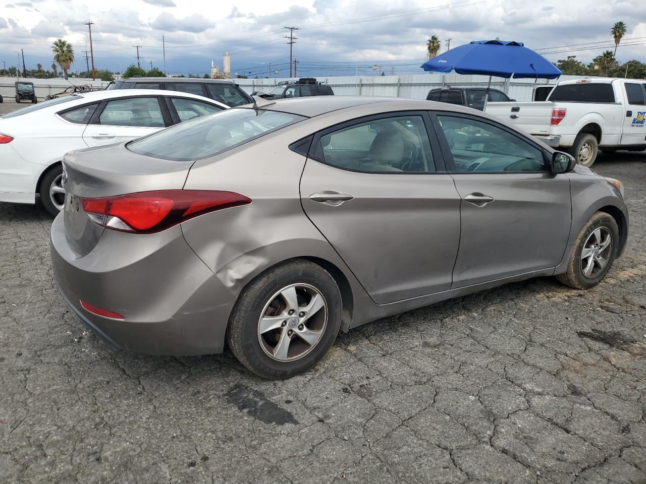 2014 Hyundai Elantra - zdjęcie 3