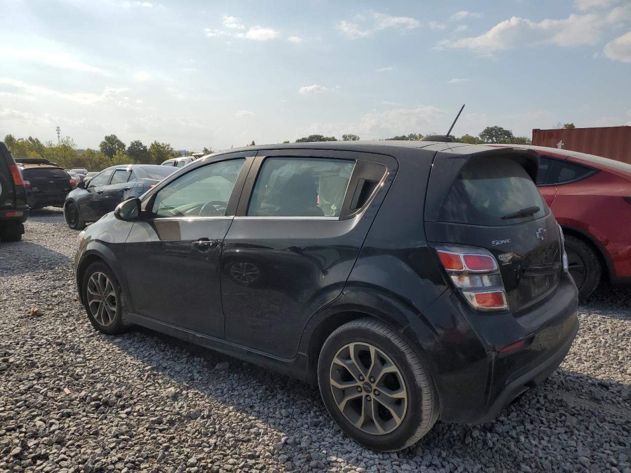 2019 Chevrolet Sonic Lt - zdjęcie 2