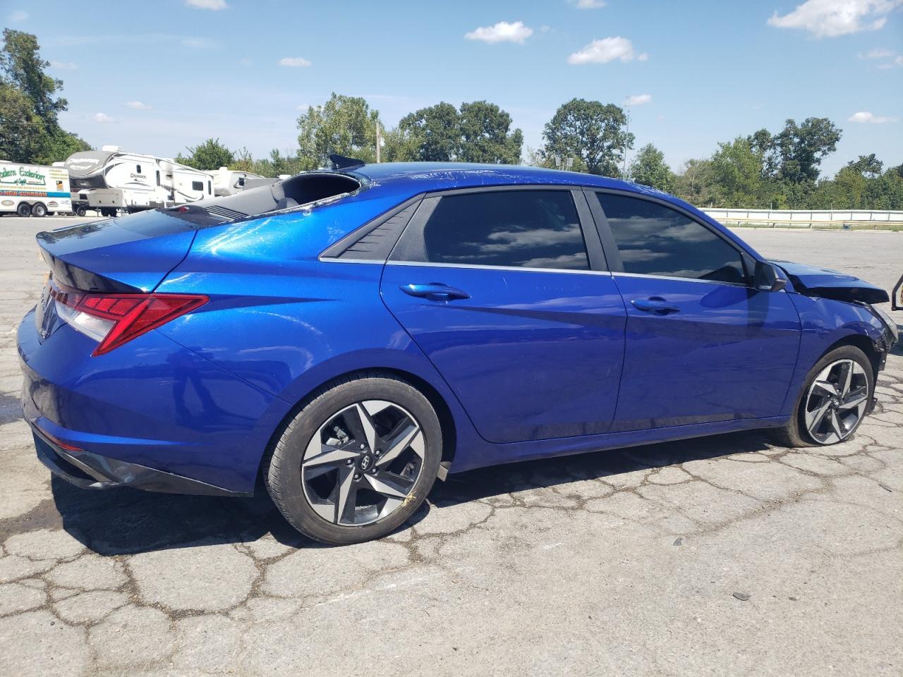 2023 Hyundai Elantra Limited - zdjęcie 3