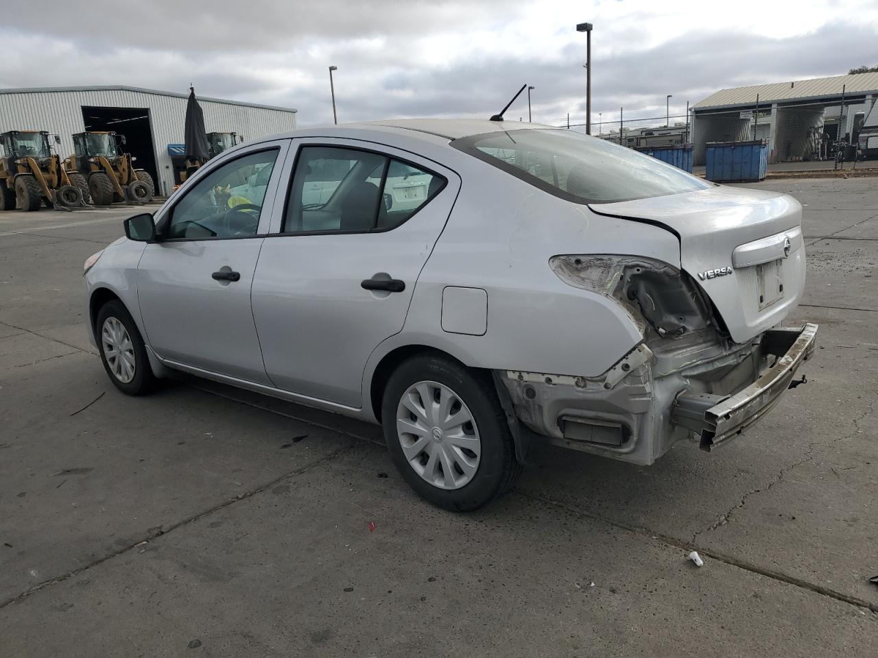 2017 Nissan Versa - zdjęcie 2