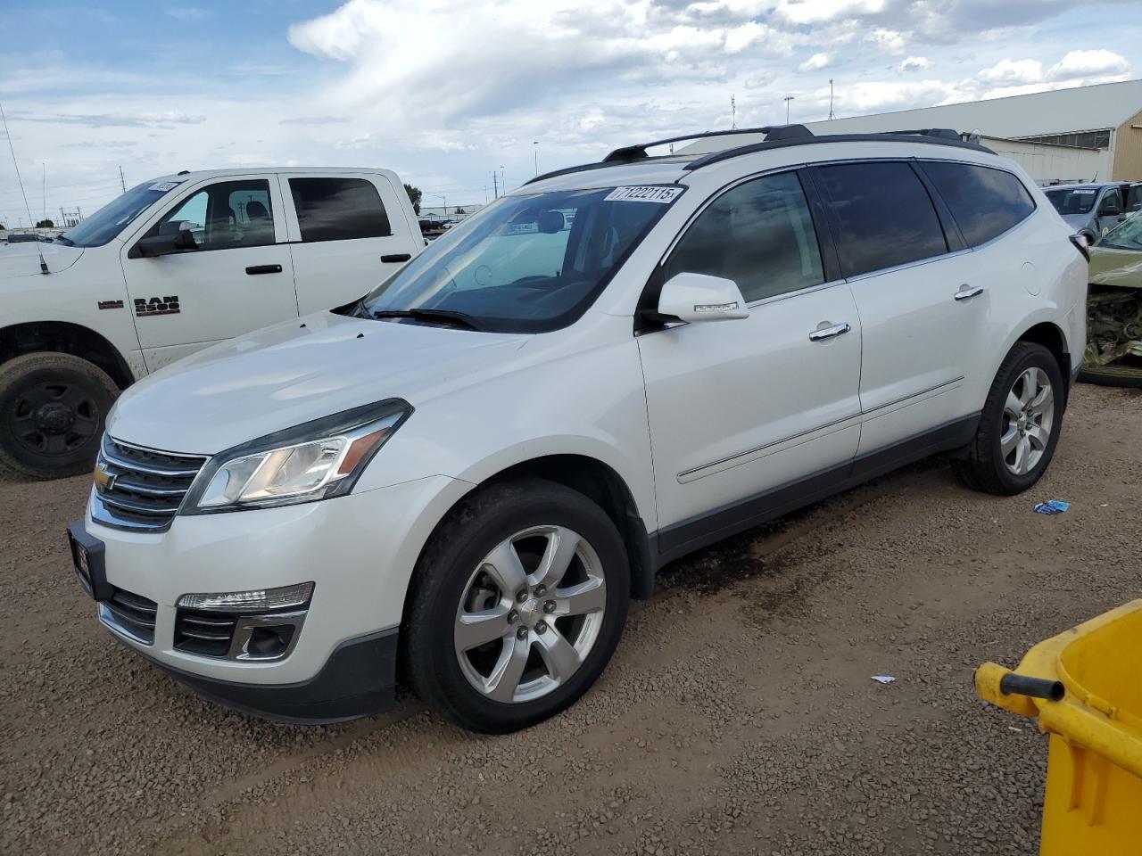 2017 Chevrolet Traverse Premier - zdjęcie główne