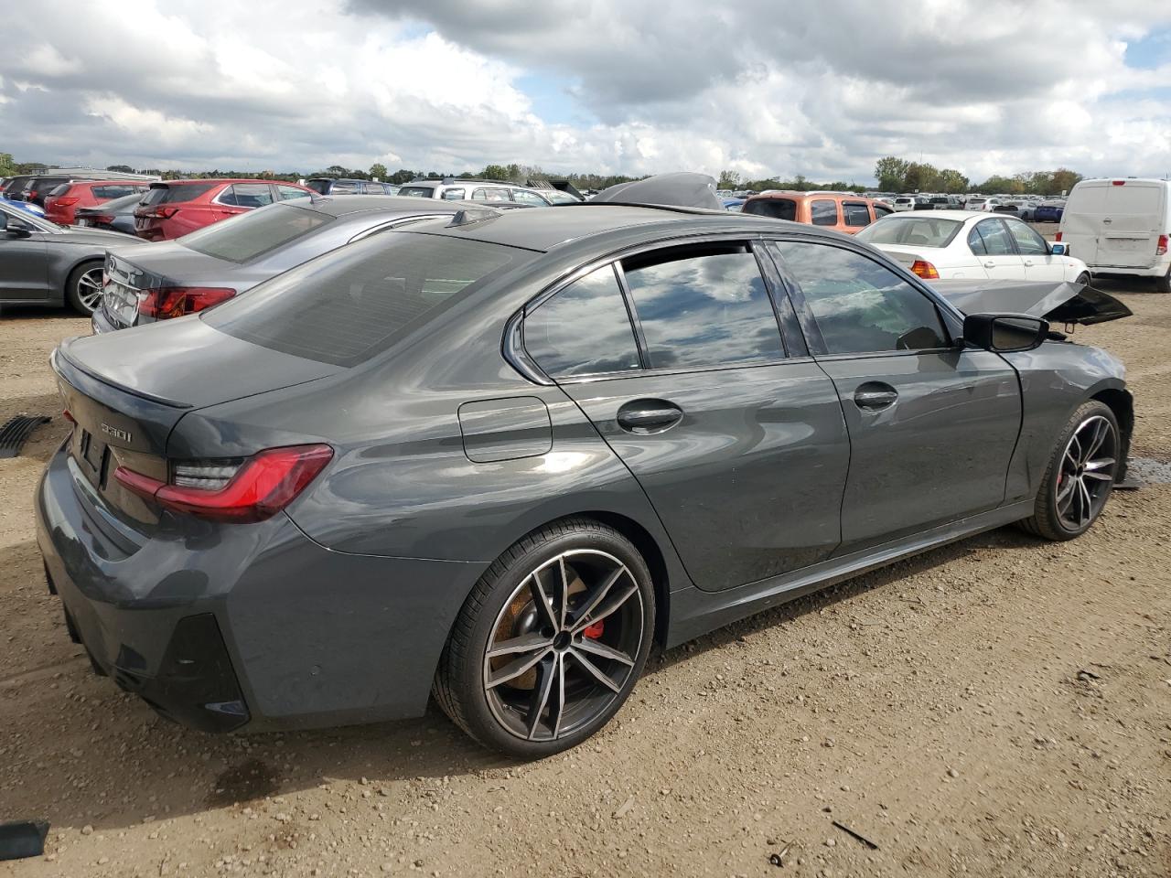 2024 BMW 330Xi - zdjęcie 3