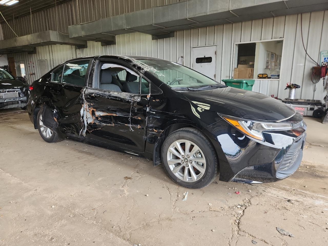 2024 Toyota Corolla Le - zdjęcie 4