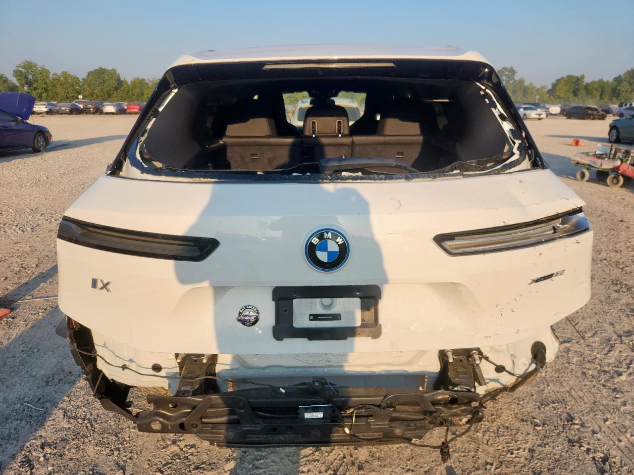 2025 BMW Ix xDrive50 - zdjęcie 6