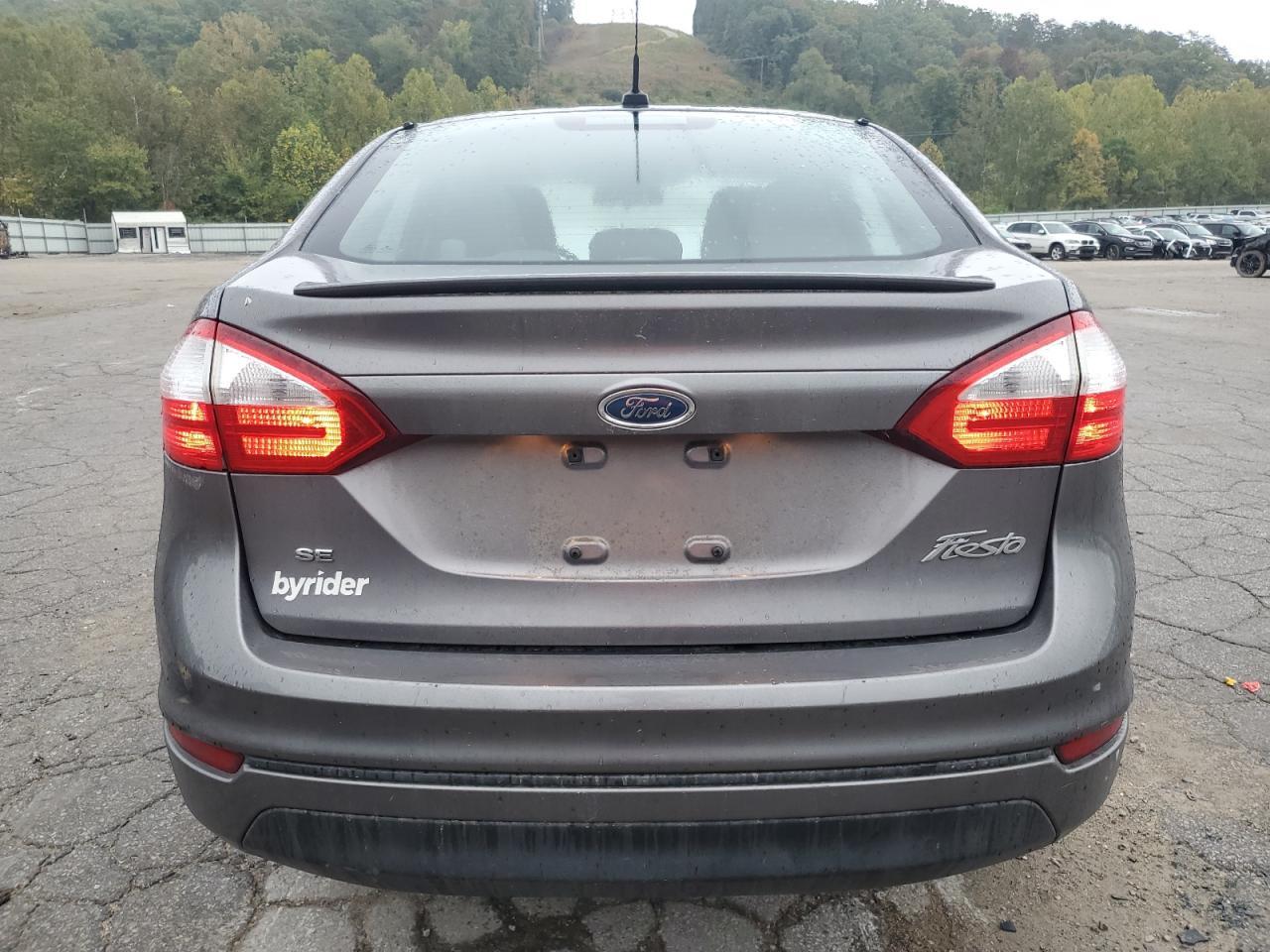 2014 Ford Fiesta Se - zdjęcie 6