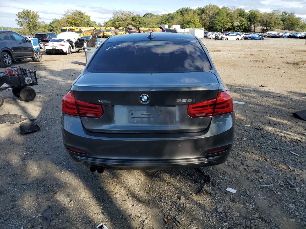 2016 BMW Seria 3 - zdjęcie 6