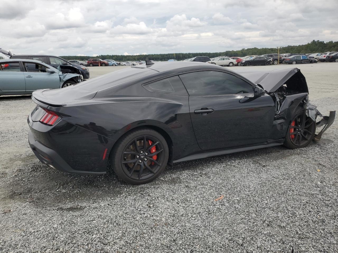 2024 Ford Mustang Gt - zdjęcie 3