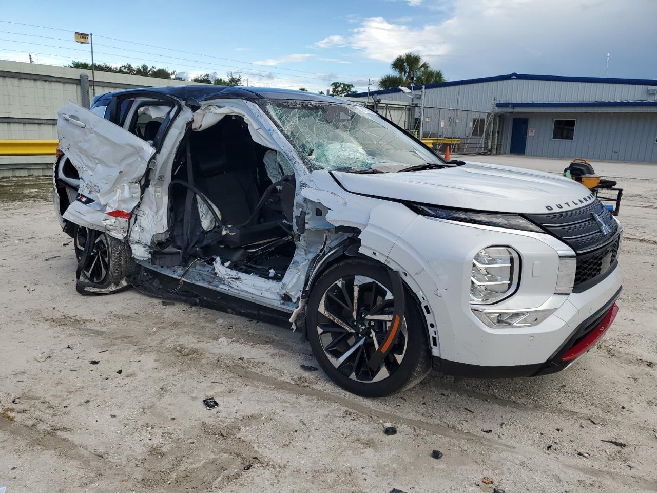 2023 Mitsubishi Outlander Se - zdjęcie 4