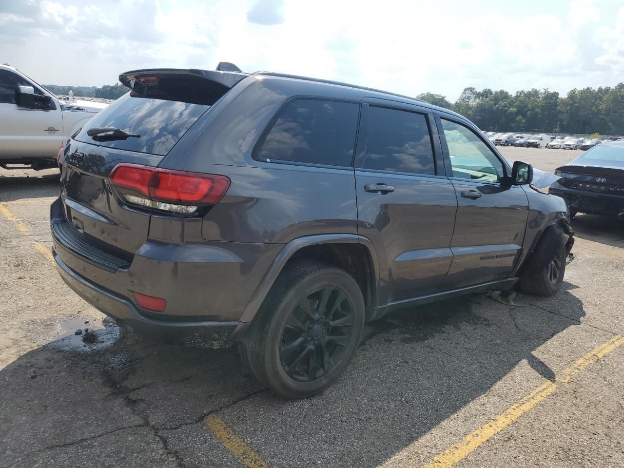 2017 Jeep Grand Cherokee Laredo - zdjęcie 3