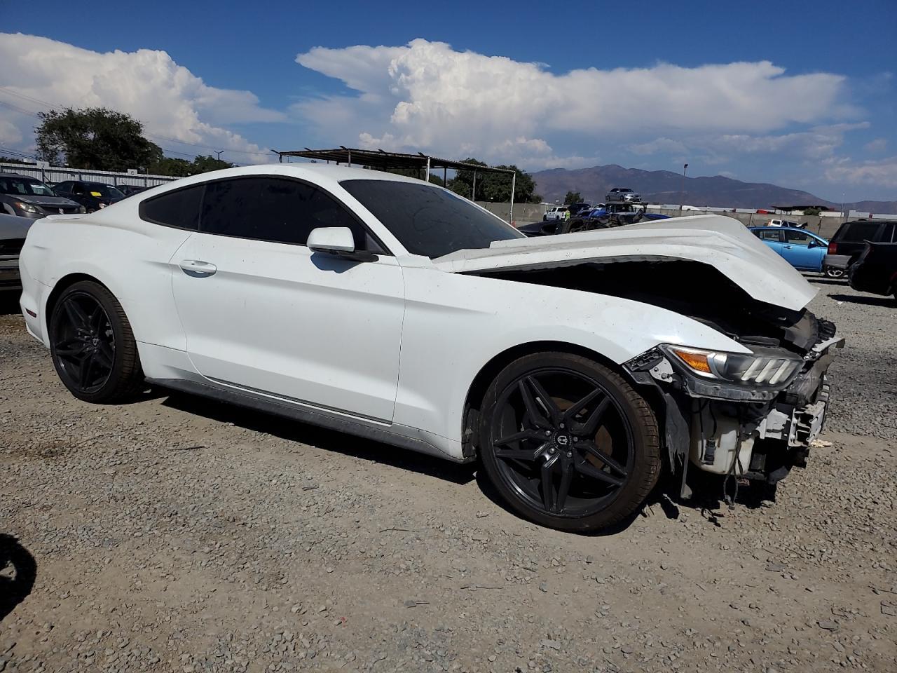 2016 Ford Mustang - zdjęcie 4