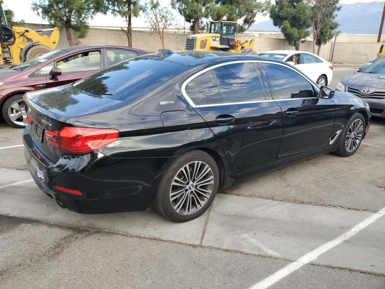 2019 BMW 530E - zdjęcie 3