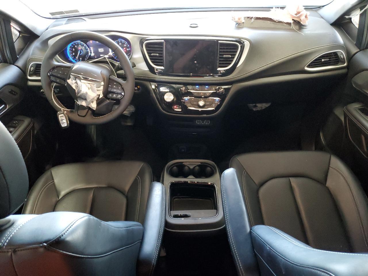 2024 Chrysler Pacifica - zdjęcie 8