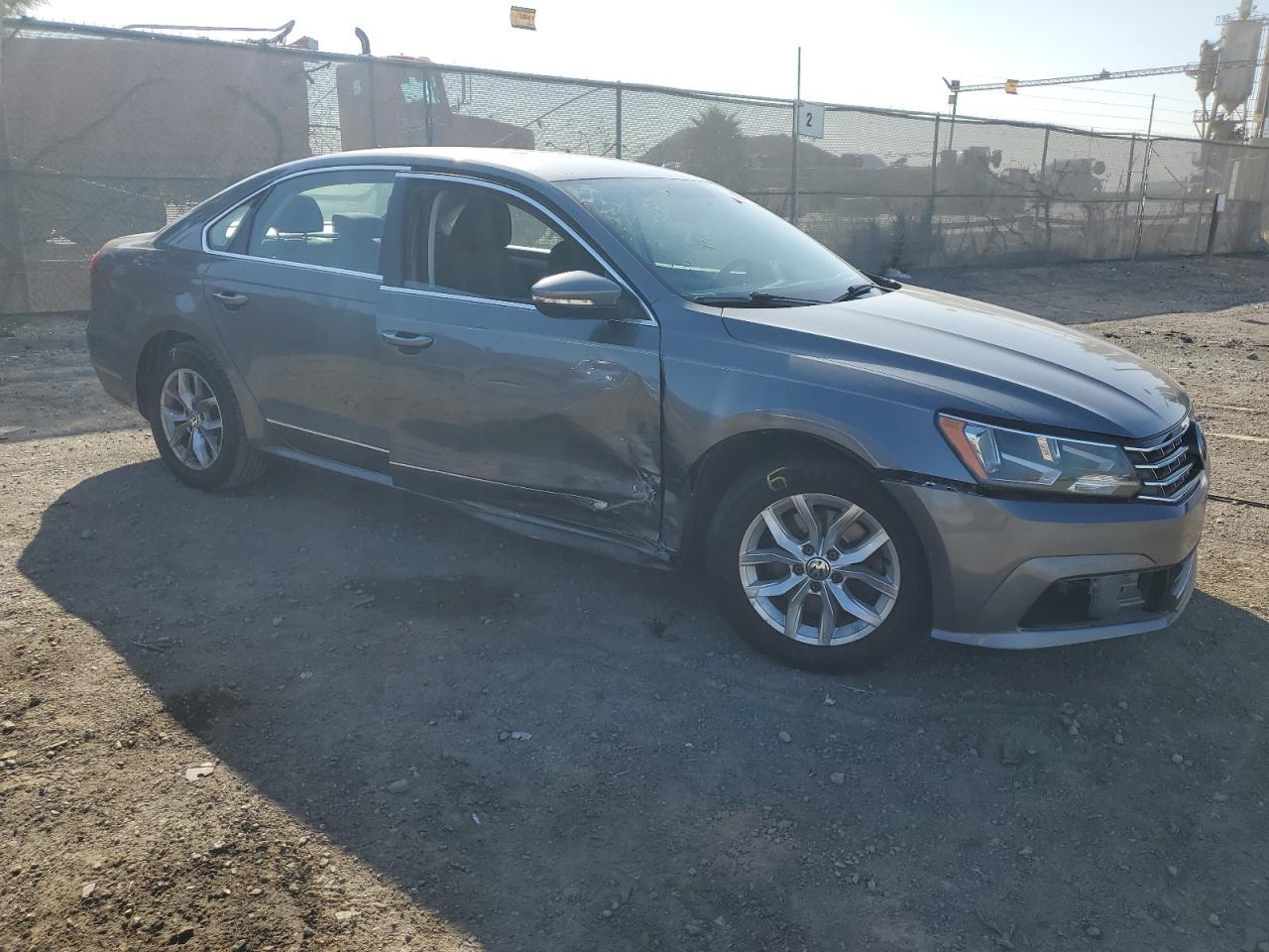2017 Volkswagen Passat - zdjęcie 4