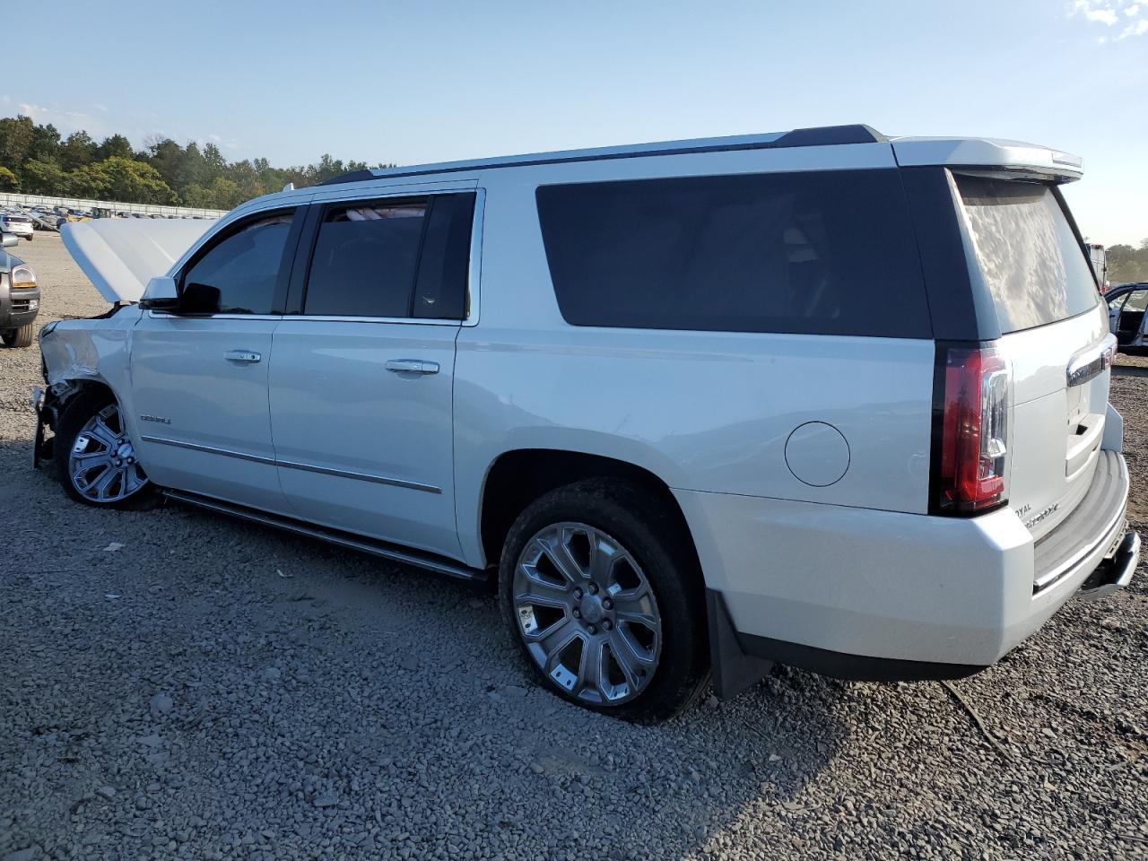 2016 GMC Yukon - zdjęcie 2