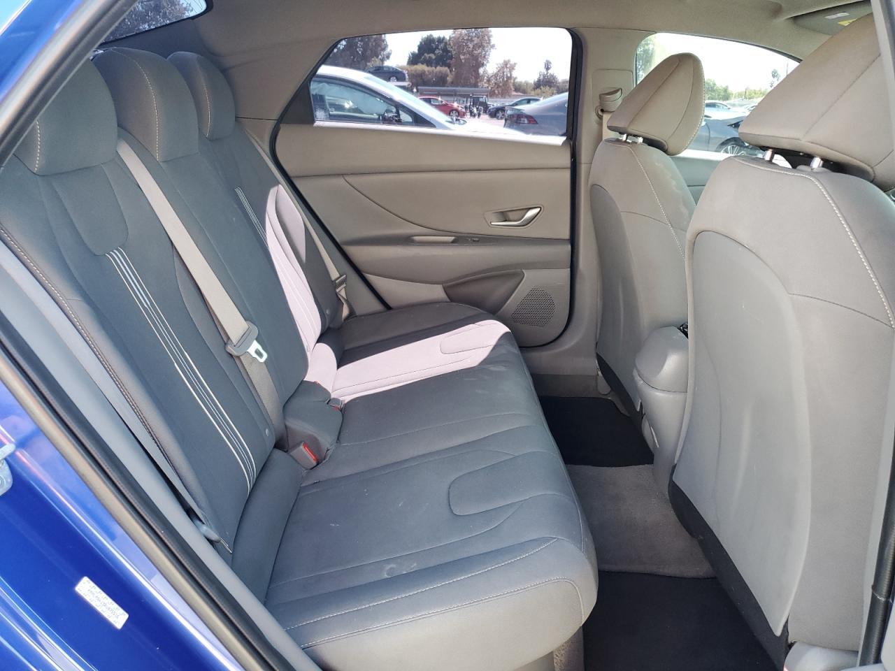 2023 Hyundai Elantra Blue - zdjęcie 10