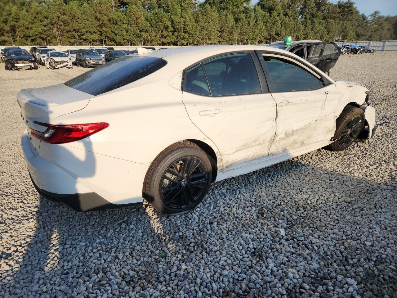 2025 Toyota Camry Xse - zdjęcie 3