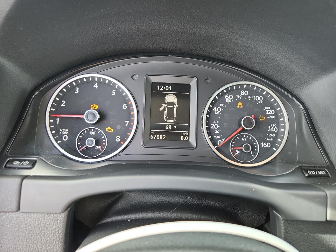 2017 Volkswagen Tiguan S - zdjęcie 9