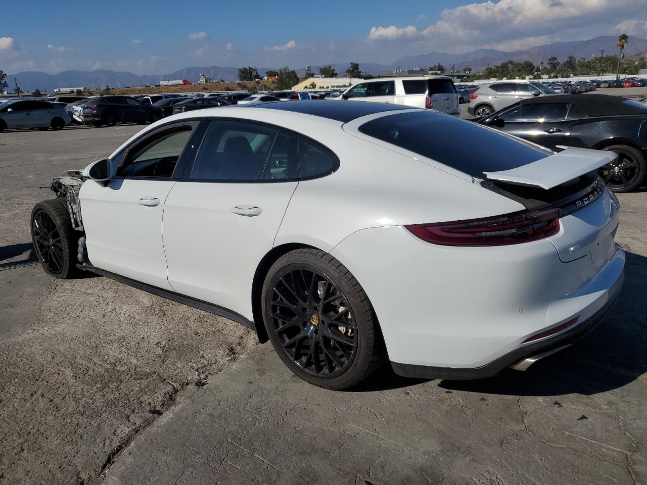2018 Porsche Panamera 4 - zdjęcie 2