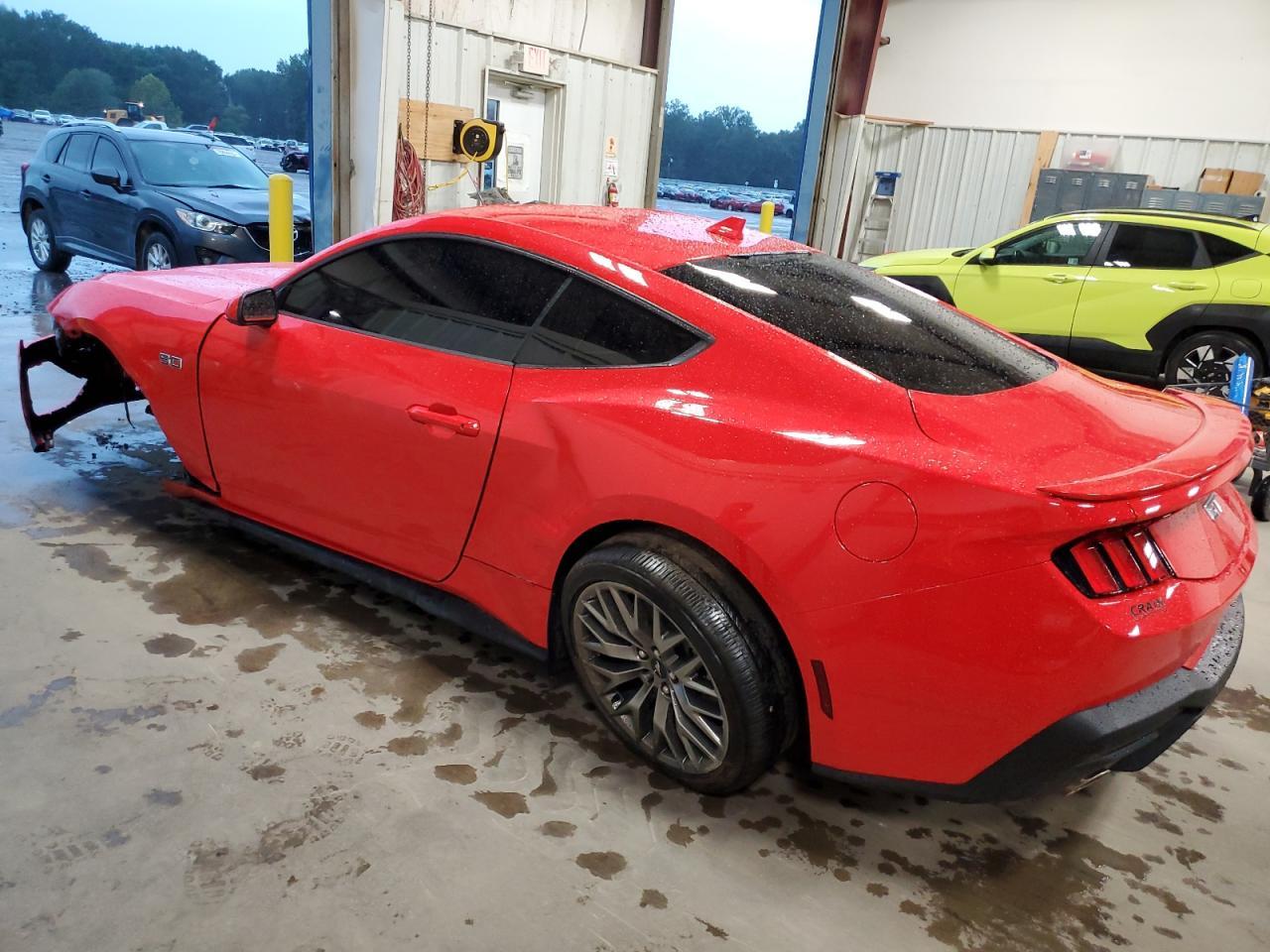 Ford Mustang - zdjęcie 2