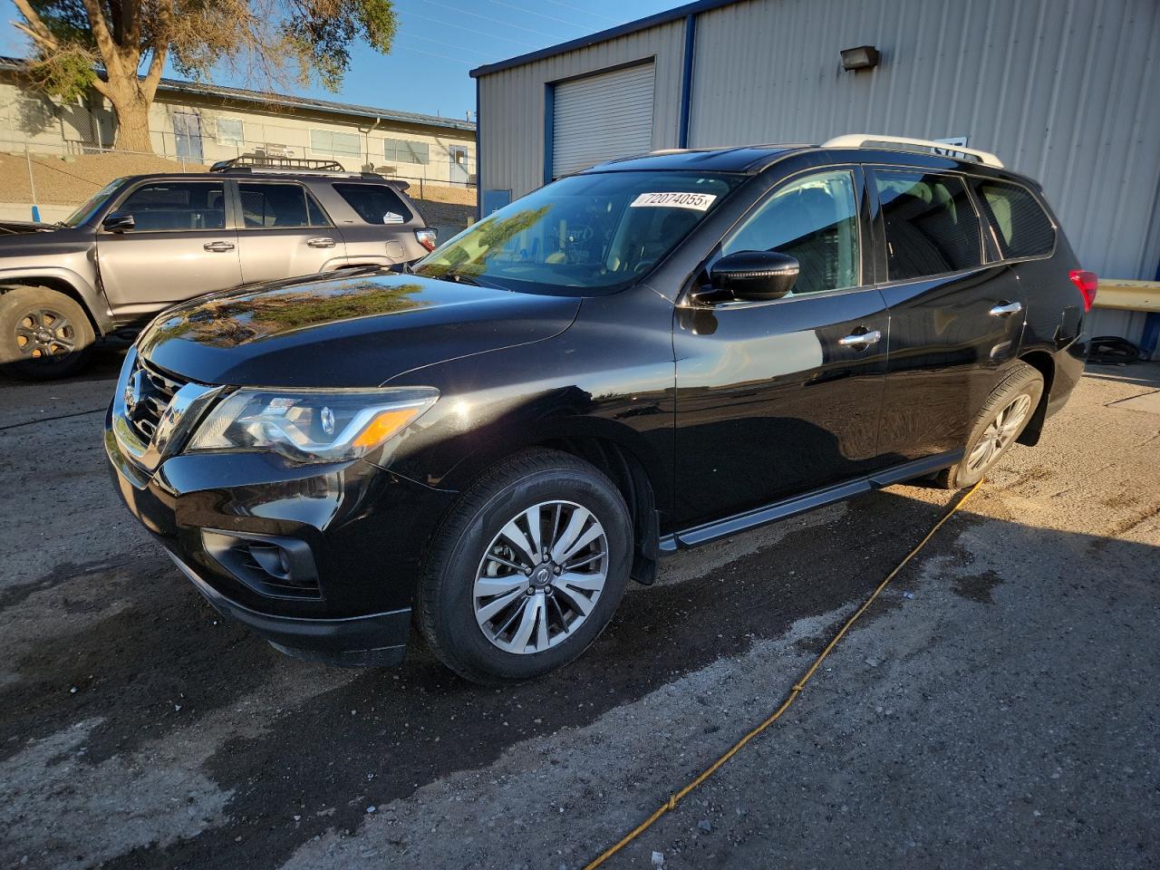 2020 Nissan Pathfinder S - zdjęcie główne