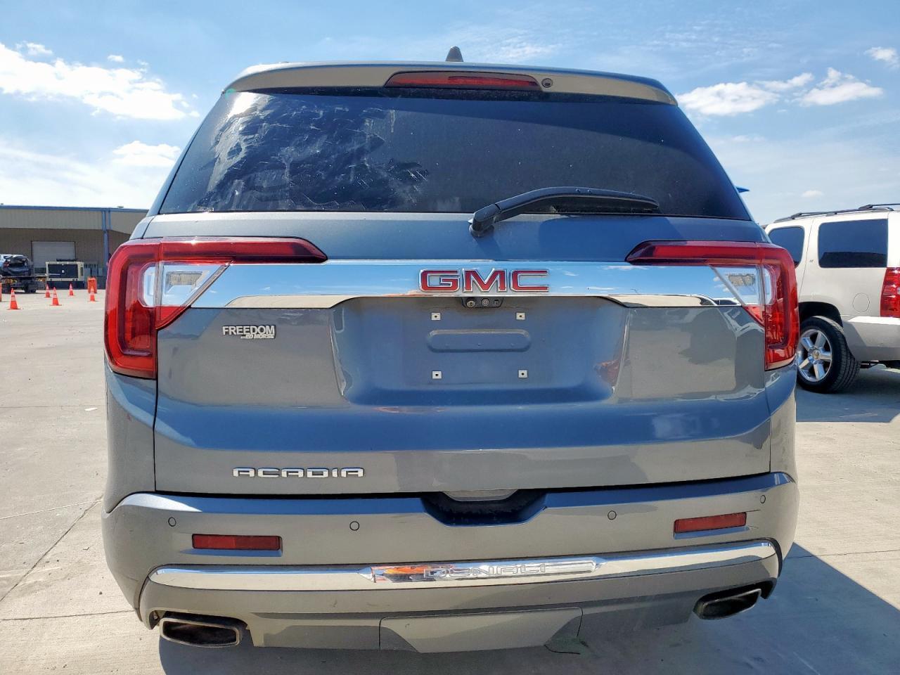 2021 GMC Acadia Denali - zdjęcie 6