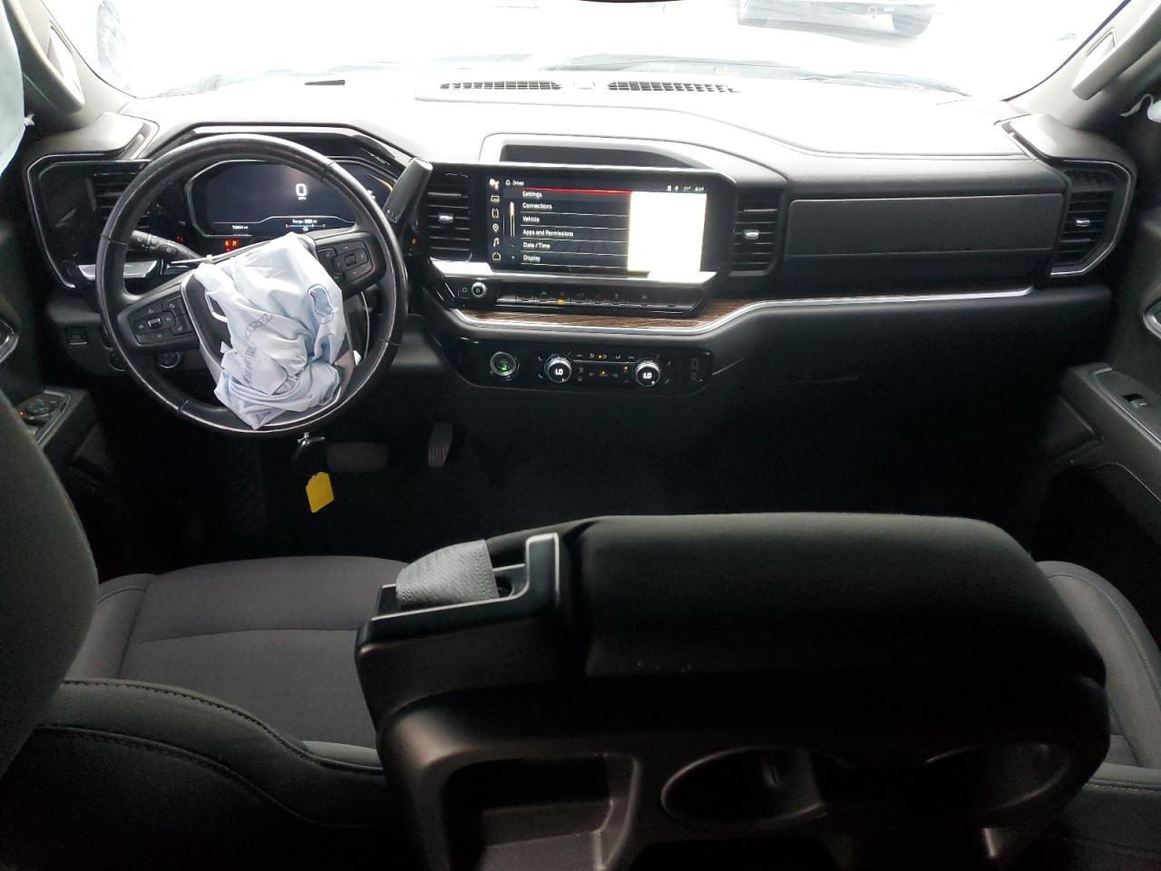 2022 GMC Sierra - zdjęcie 8