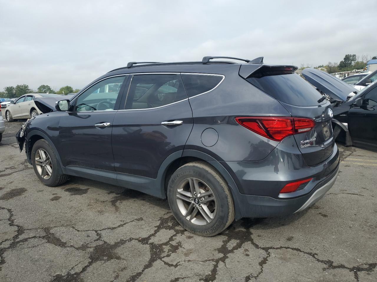 2018 Hyundai Santa Fe - zdjęcie 2