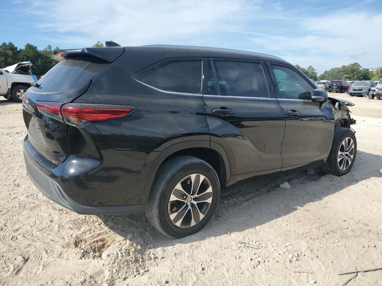2021 Toyota Highlander Xle - zdjęcie 3