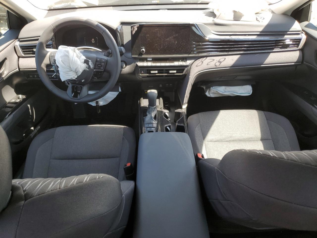 2025 Toyota Camry - zdjęcie 8