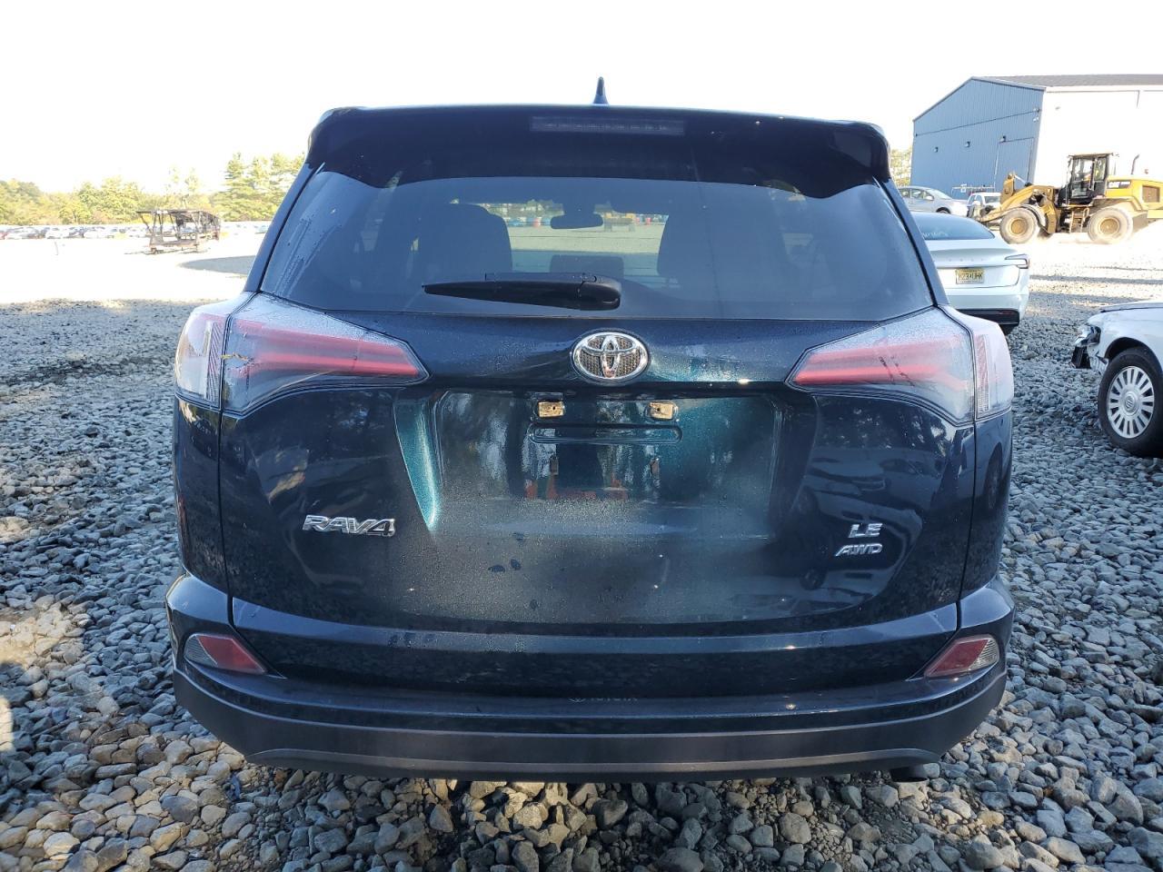 2018 Toyota Rav4 Le - zdjęcie 6