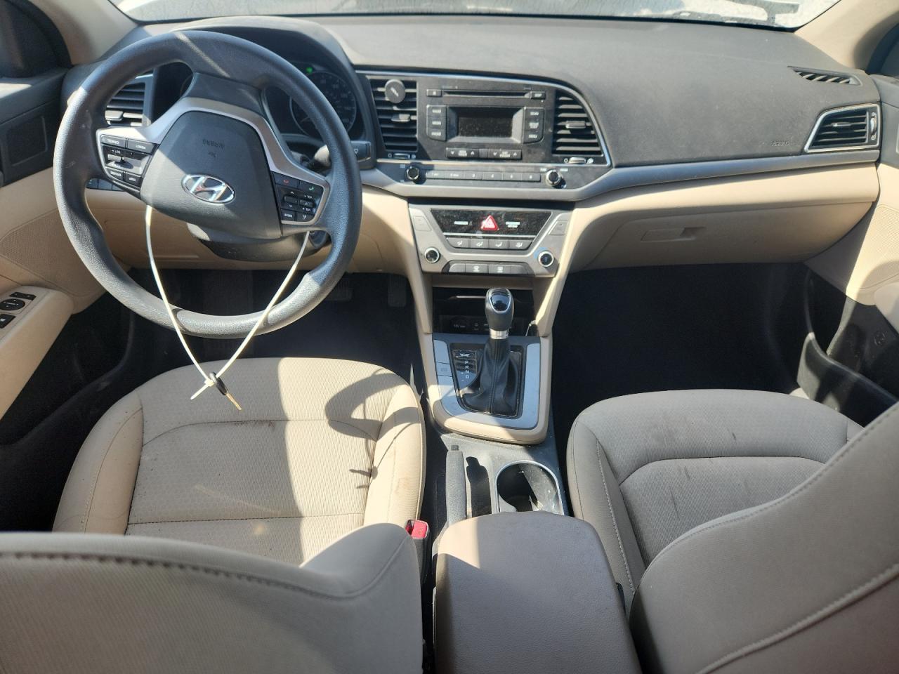 2017 Hyundai Elantra - zdjęcie 8