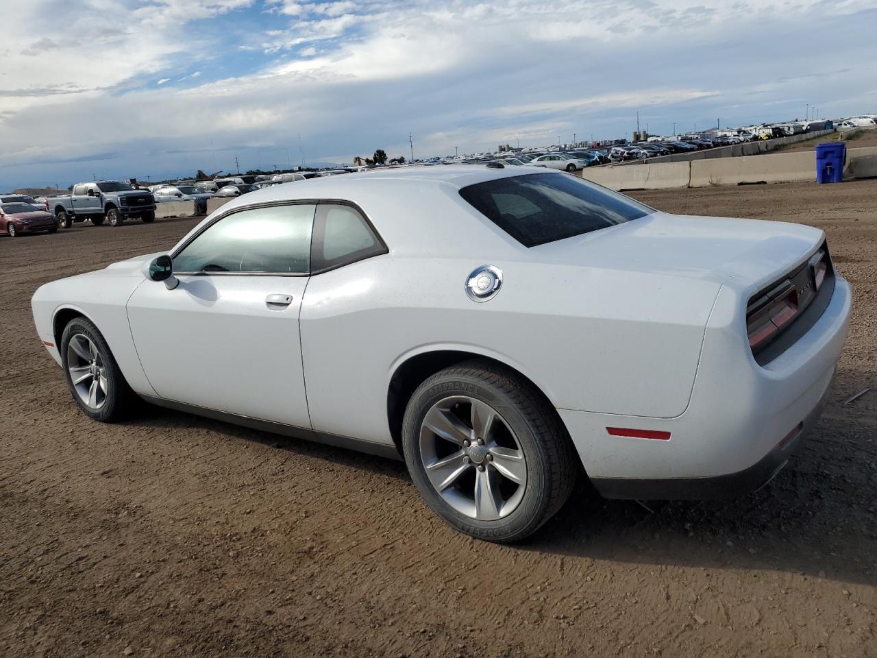 2017 Dodge Challenger Sxt - zdjęcie 2