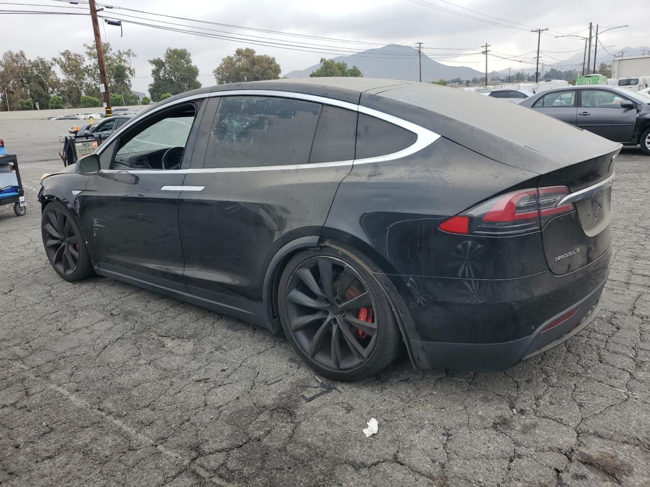 2016 Tesla Model X - zdjęcie 2