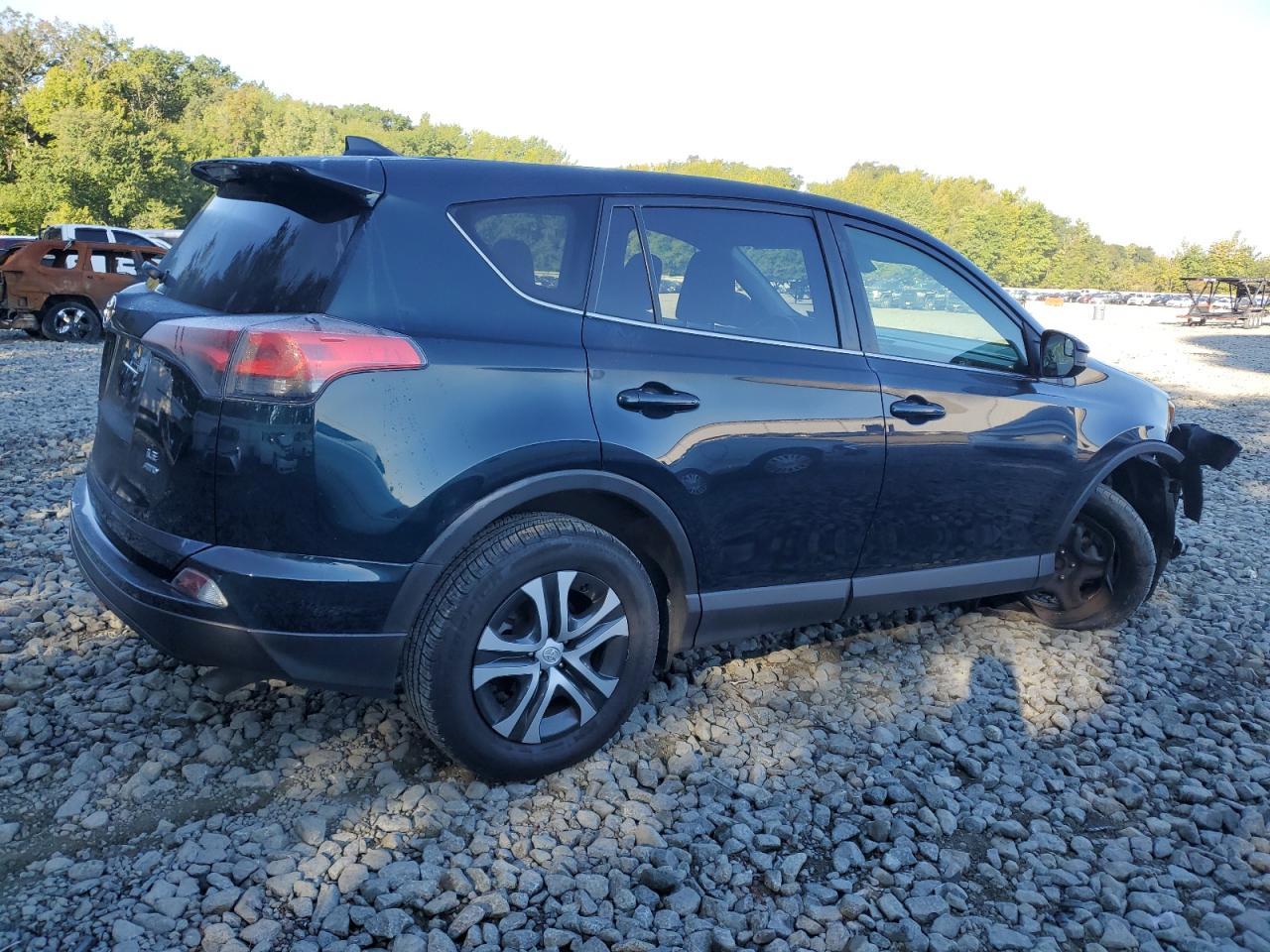 2018 Toyota Rav4 Le - zdjęcie 3