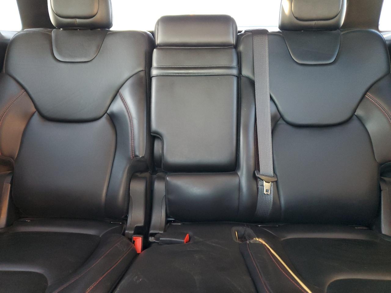 2016 Jeep Cherokee Trailhawk - zdjęcie 10