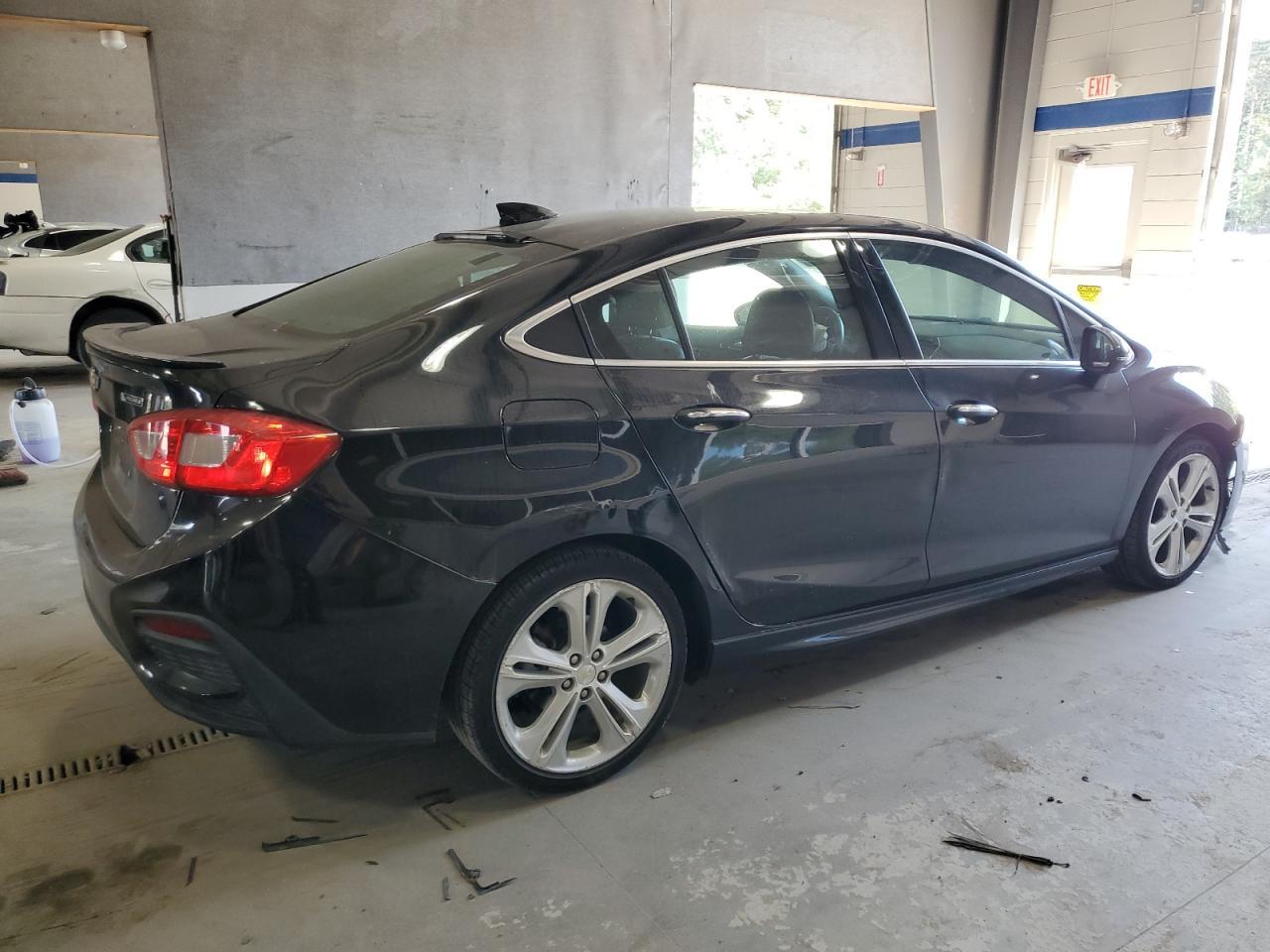 2017 Chevrolet Cruze Premier - zdjęcie 3