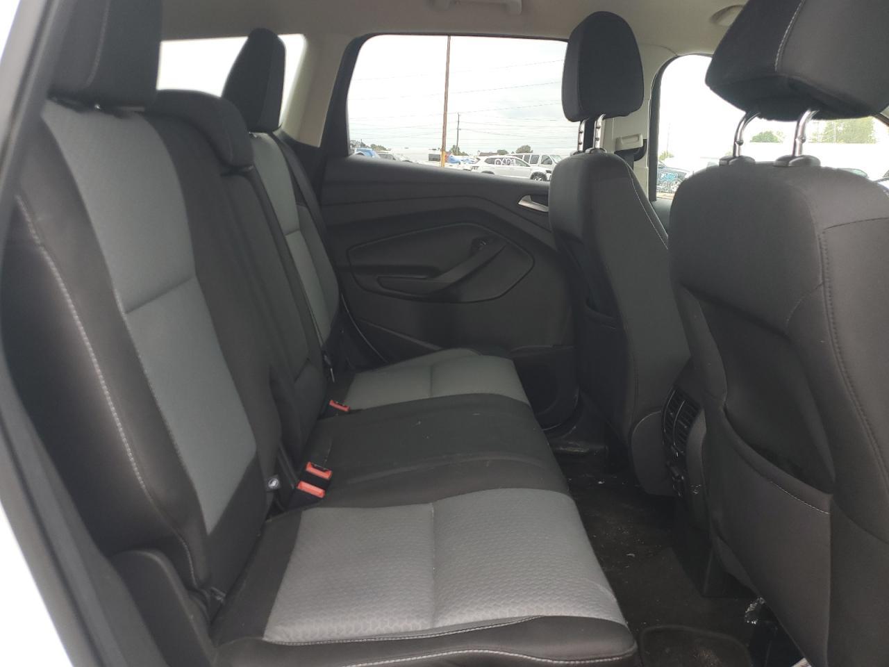 2017 Ford Escape - zdjęcie 11