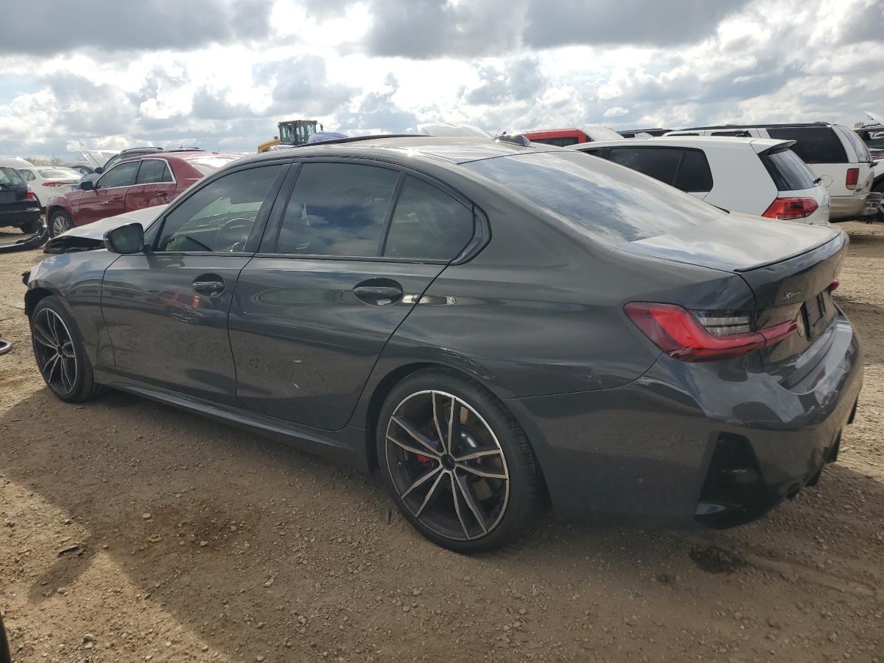 2024 BMW 330Xi - zdjęcie 2